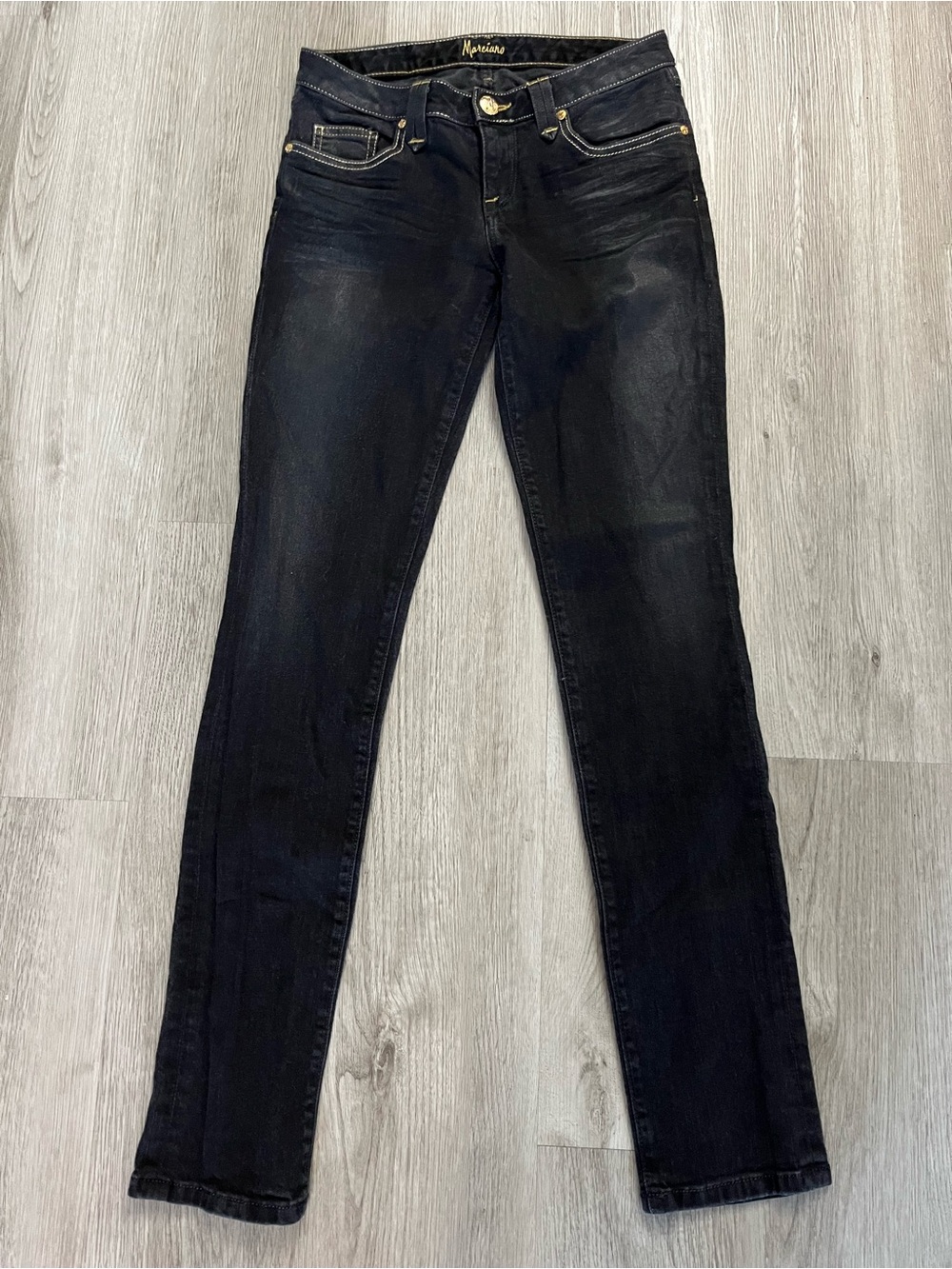 376–Marciano Women's Black Skinny Jeans with Subtle Whiskering